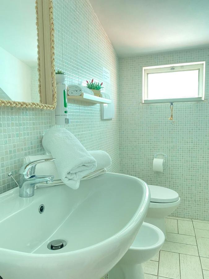 Blu Airport Room Фьюмичино Экстерьер фото